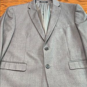 Emerald Zalio men’s silver suit